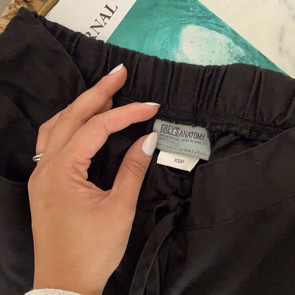 Black Greys Anatomy set XS Petite pants and XS top - Picture 2 of 2